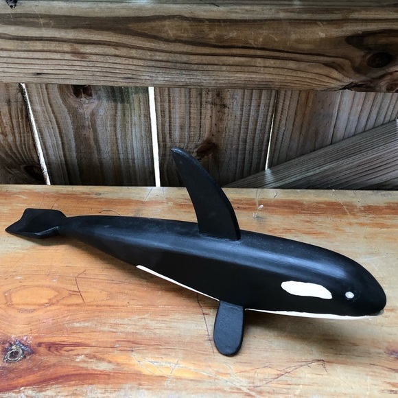 Vintage Handmade Black & White Orca Killer Whale Wooden Sculpture 15”L - Picture 2 of 7